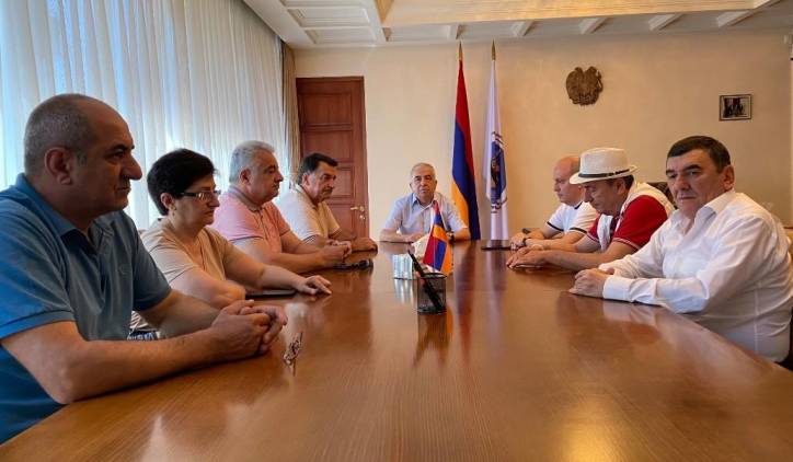 Արթուր Վանեցյանը խորհրդի կազմից դուրս գալու դիմում է գրել