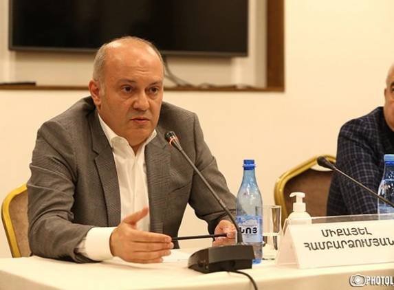 Ստացվում է էնպես, որ կոկորդիլոսն իր ձագերին է ուտում, բայց էդպես չէ