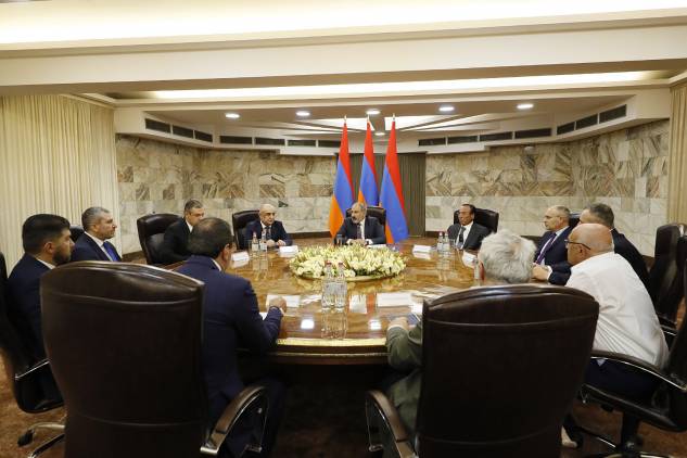 Նիկոլ Փաշինյանի հետ հանդիպմանը միշտ գալիս են տասը հոգով