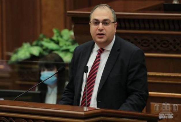Չեմ պատասխանում «նուրբ մատերիային » առնչվող Նոյեմբերի 9-ի հայտարության հետ կապված հարցին․ Վ․ Վարդանյան 