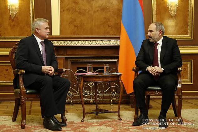 Ինչո՞ւ է Զասը Երևանում 