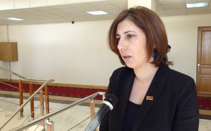 Իրենց ժողովուրդը կարող է «թալանչի» եւ «կապիտուլյանտ» ասել, բայց ոչ իրենք իրար