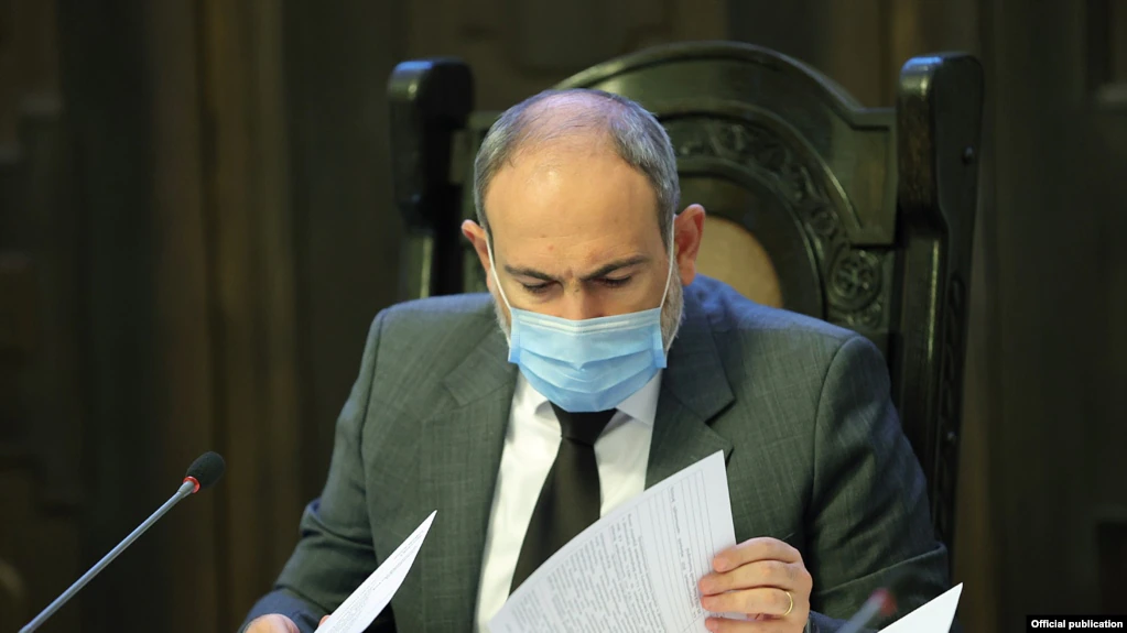 Լսիր խելոքներին