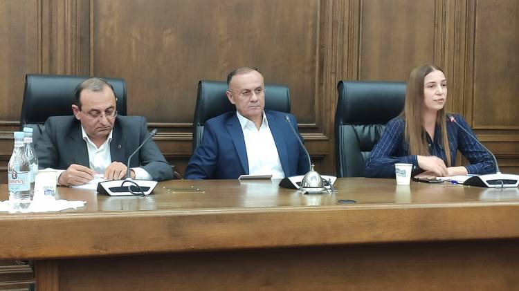 Առաջիկայում փողոցային պայքար սպասվո՞ւմ է (տեսանյութ)