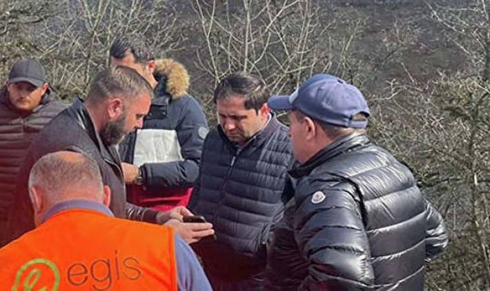 «Հրապարակ». Պապիկյանը խրվել է ցեխի մեջ` Բարձրավանի ճամփին