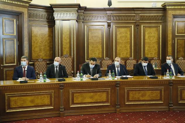«Հրապարակ». Սյունիքի համայնքապետերի հետ հանդիպմանը Փաշինյանը սենսացիոն հայտարարություն է արել