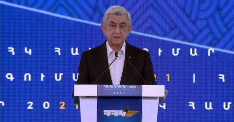 Պետք չէր գնալ և նախրի միջից ամենաբարձր զռռացող էշի ճակատը պաչել․ Սերժ Սարգսյան