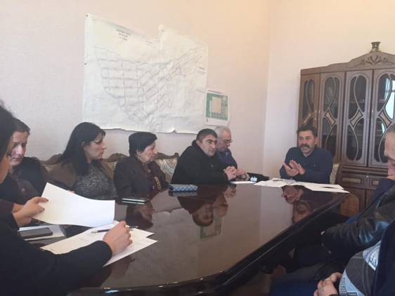 «Հրապարակ». Ուրցաձորի համայնքապետարանում մի մարդու պես ազատման դիմումներ են գրել