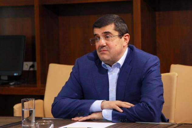 «Հրապարակ». Արայիկ Հարությունյանի՝ քաղաքականությունից հեռանալուն Արցախի քաղաքական ուժերը չեն հավատում