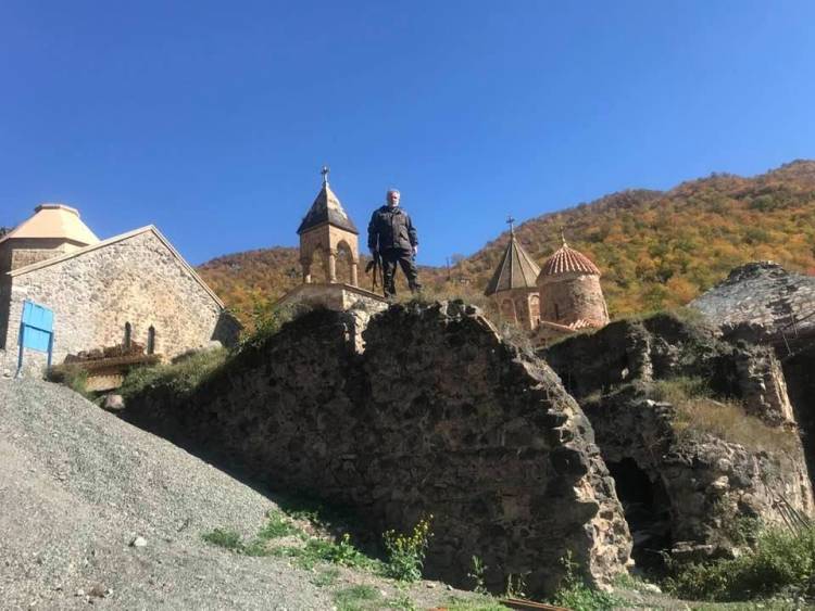 Գալիս ենք մինչև Մարտակերտի և Քարվաճառի սահման, խաղաղապահ զորքը մեզ ուղեկցում է դեպի Դադիվանք․ Հովհաննես քահանա Հովհաննիսյան