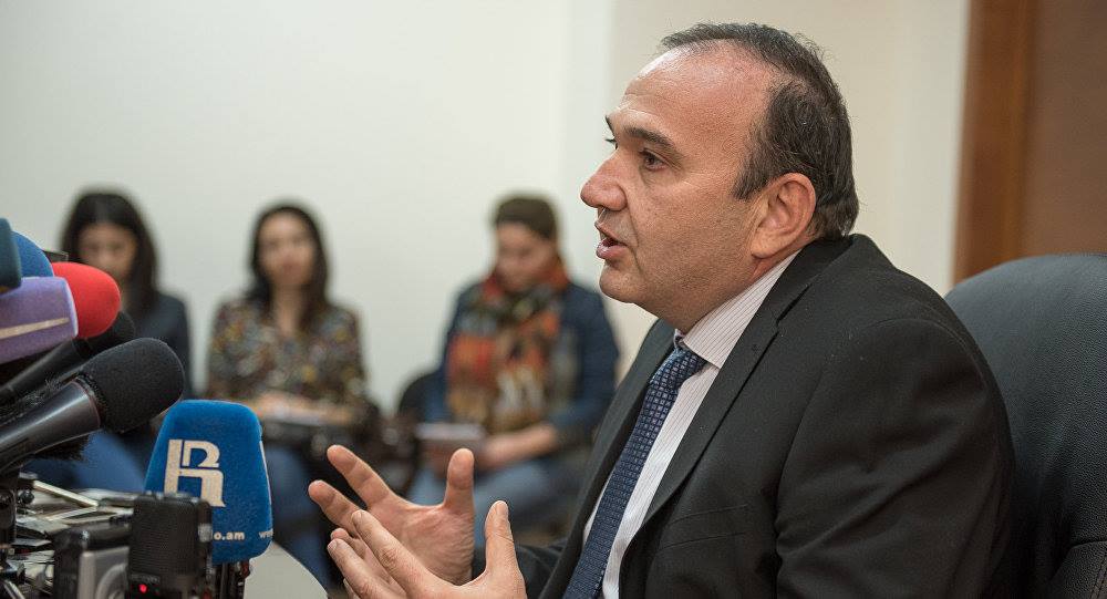 Բոլորը դժգոհ են՝ բացի Լևոն Մկրտչյանից
