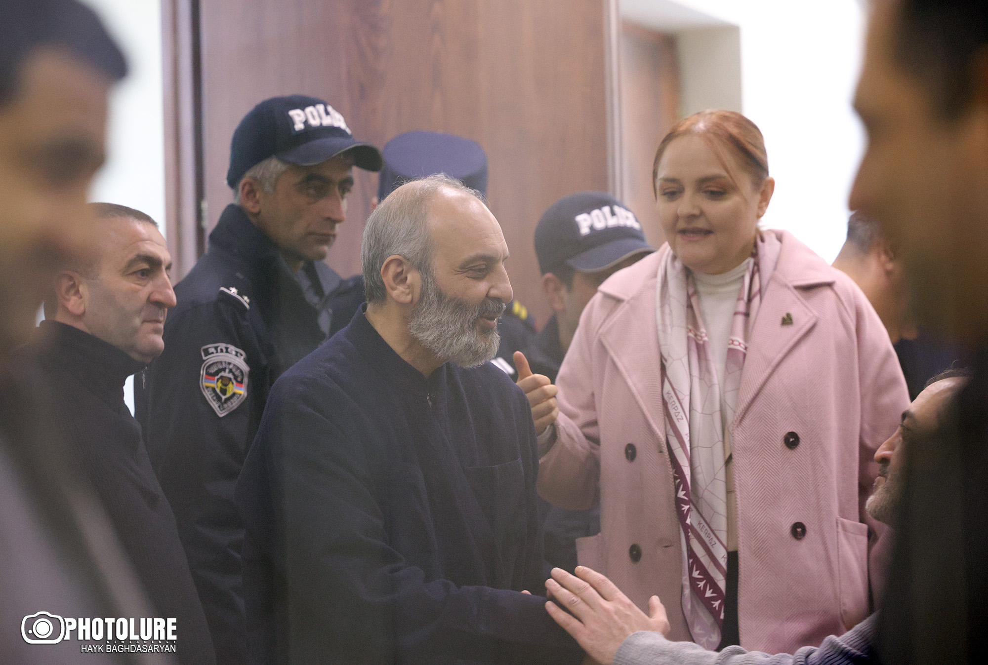 «Հրապարակ»․ Բագրատ սրբազանը բնակության հասցե չի տրամադրում դատարանին