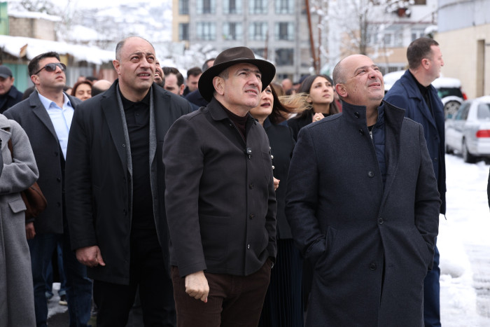 «Հրապարակ»․ Քավոր մարզպետը եւ կուսակից համայնքապետը սխալ տեղեկություններ հաղորդեցին Փաշինյանին