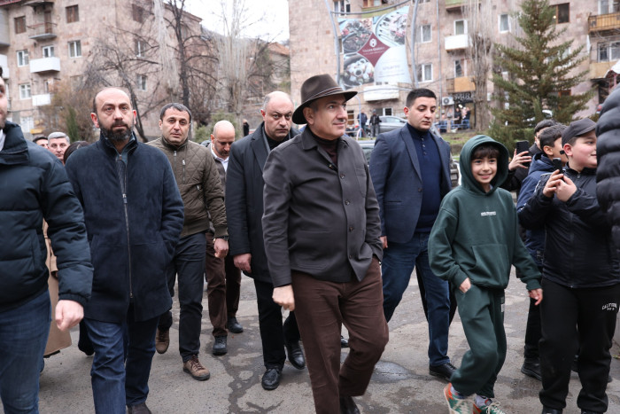 «Հրապարակ». Փաշինյանը դատախազին առաջարկում է՝ նախկին պաշտոնյաներին հանգիստ թողնել