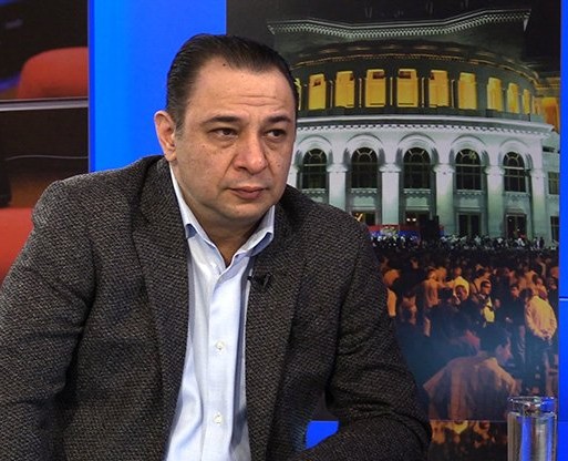 Кто видел, чтобы страна Х проводила опросы в другой стране и рисовала цифры?