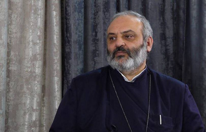«Հրապարակ». Սրբազանը տարածքը գնել է զորամասի հրամանատարից