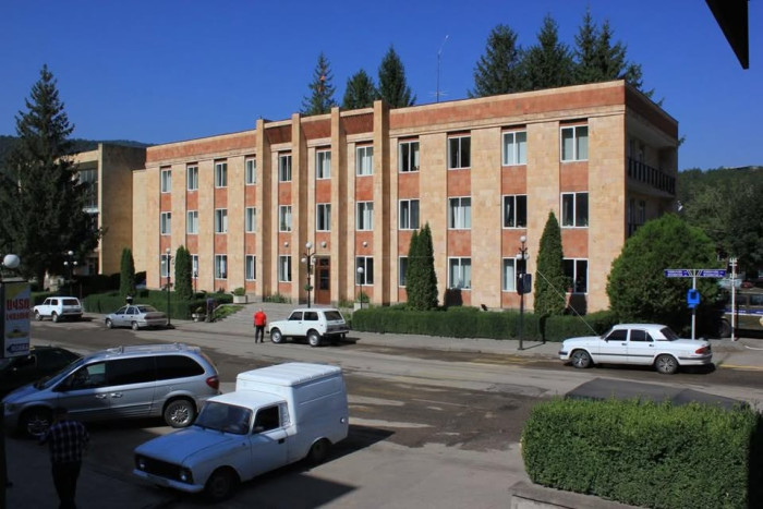 «Հրապարակ». Տասնյակ միլիոնների պարգեւավճար են ստանում, մի կայքը նորմալ չեն պահում