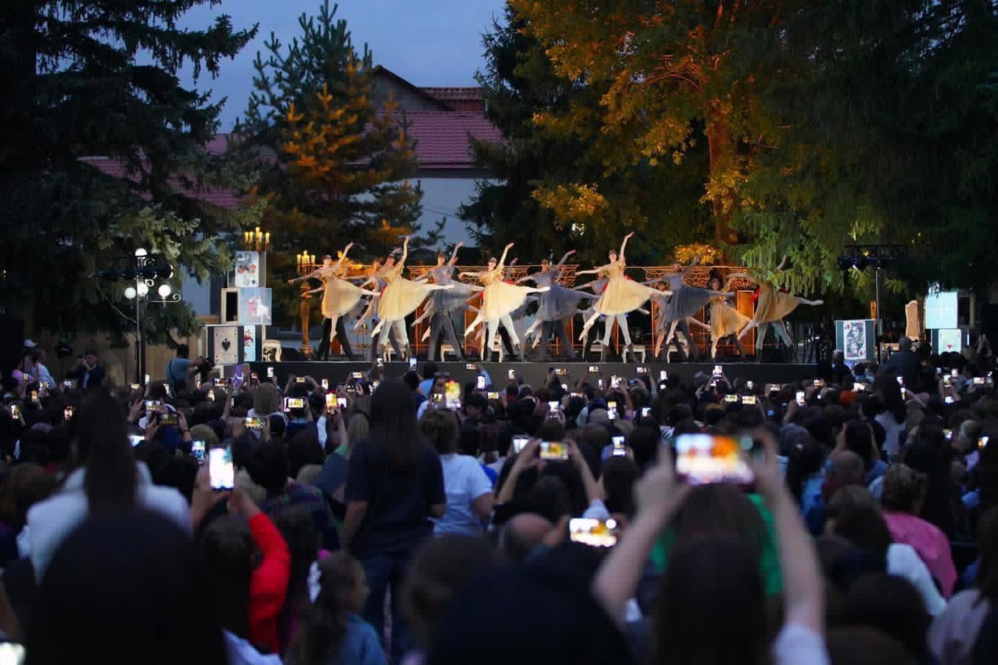 «Առկա է», «իրականացվում է», «կազմակերպվում է» ձևակերպումների տակ թաքցնում են բովանդակության բացակայությունը