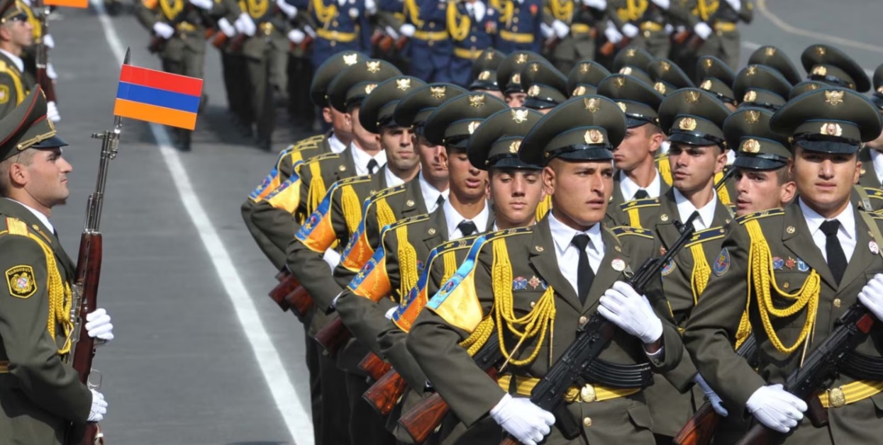 Откуда Пашинян знает о войне, ожидаемой в сентябре?