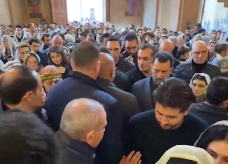 Սբ. Աննա եկեղեցու բակից հենց նոր երկու քաղաքացու ձերբակալեցին