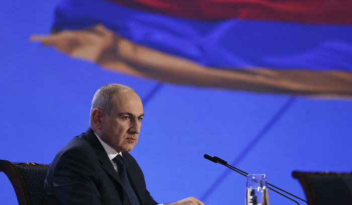 Դու մենակ ես, մենակ ես