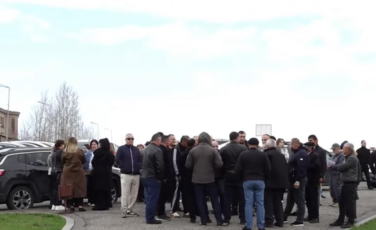 Ինչ է կատարվում Պաշտպանության նախարարության մոտ