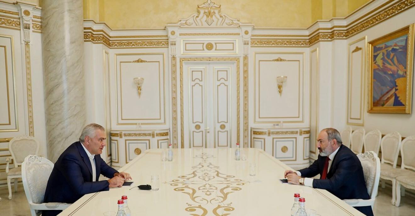 Մեկն արդեն ապացուցել է, որ կարող է, մյուսը՝ որ չի կարող․ ո՞ւմ ընտրել