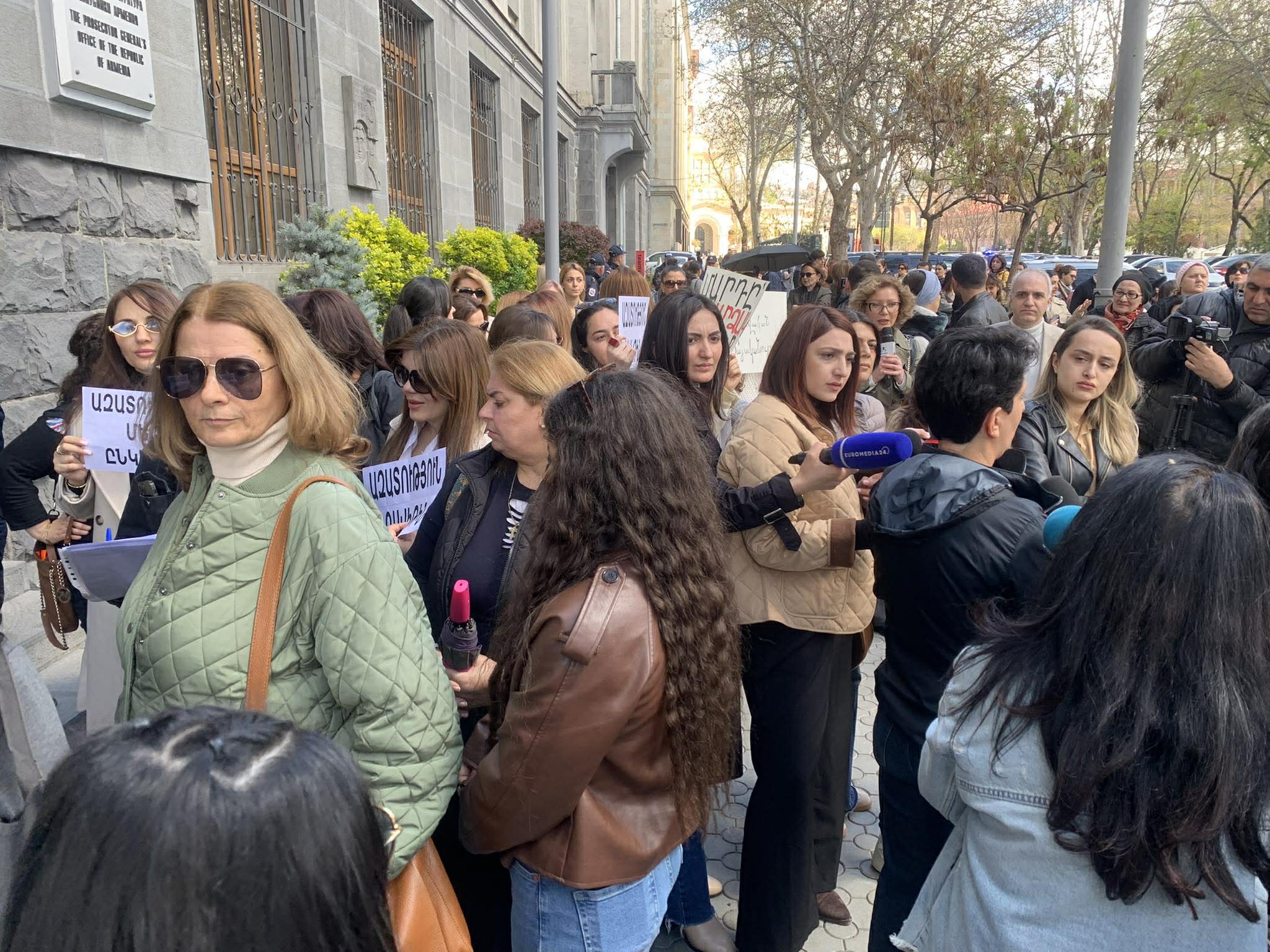 Դպրոցահասակի կալանավորման դեմ բողոքի ակցիան լուսանկարներով