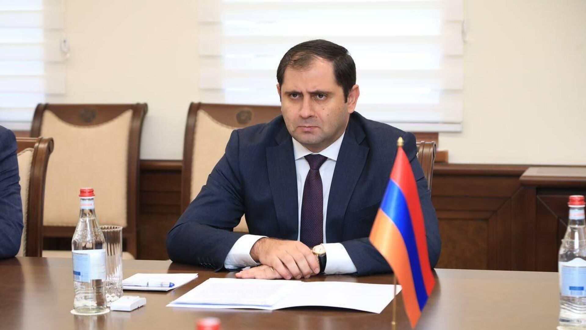 «Հրապարակ»․ Պաշտպանության նախարարության «մեջը փուչ» պատասխանը
