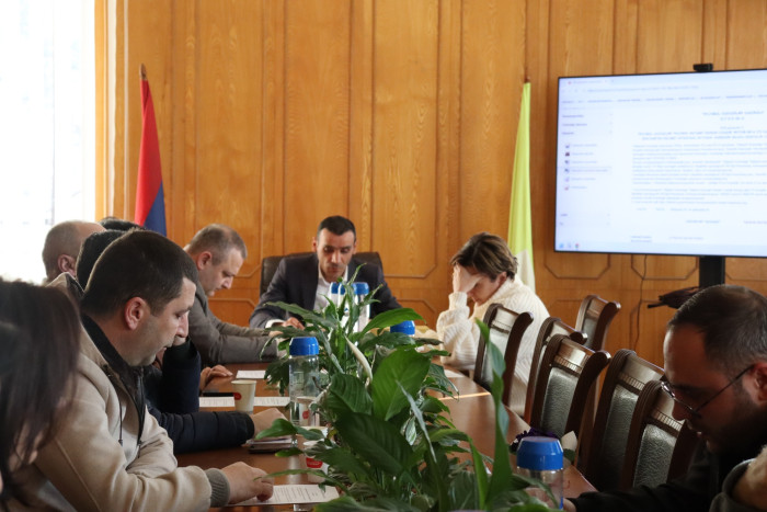 «Հրապարակ»․ Դիլիջանի համայնքապետը չի կարողանում իր թիմակիցներին նիստին բերել