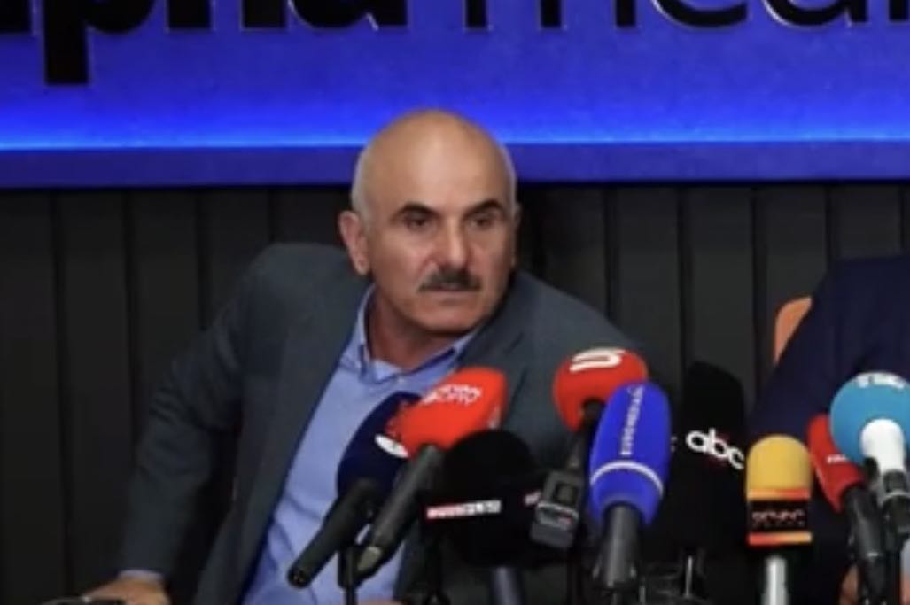 Նա Վանգա՞ն է, թե՞ Նոստրադամուսը