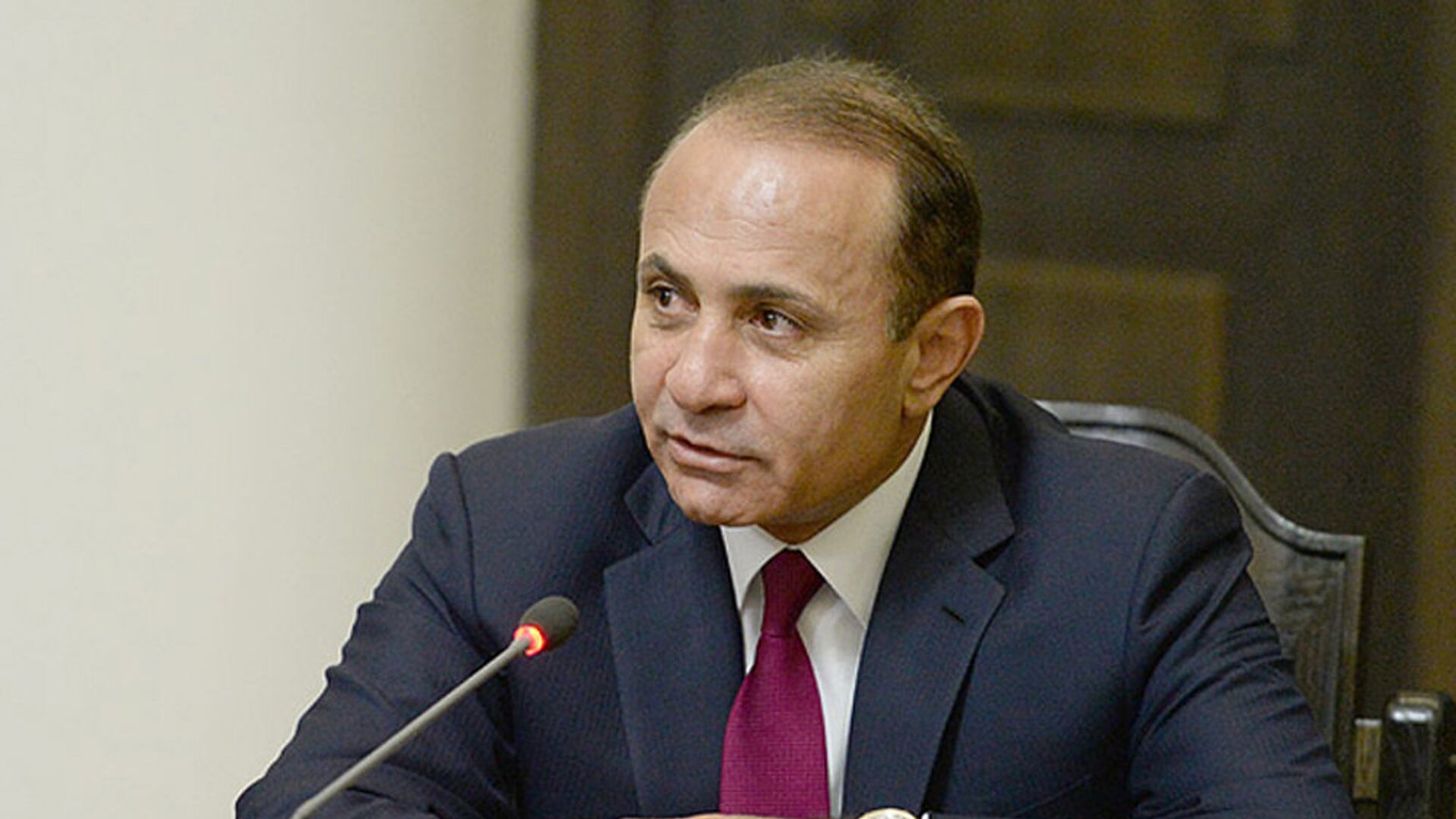 «Հրապարակ»․ Հովիկ Աբրահամյանը զգուշավոր է դարձել