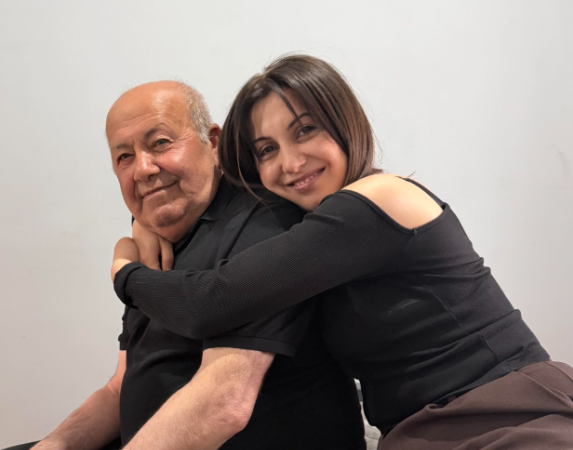 Վագիֆ Խաչատրյանի լուսանկարը` դստեր հետ