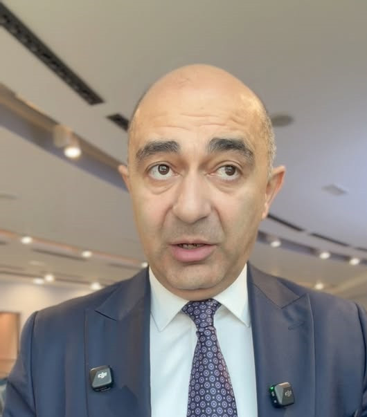 Մաքսիմ Գալկինն ու Նիկոլ Փաշինյանը. հյուրախաղեր Երևանում