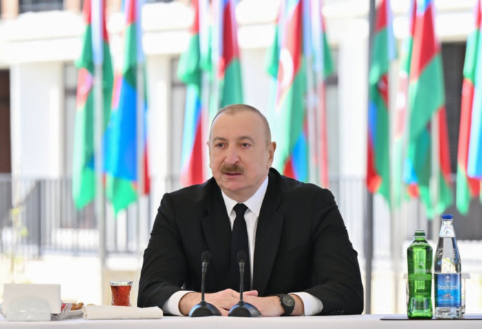 Հայերին կրկին «թշնամի» է անվանել