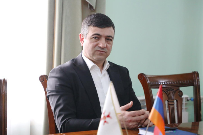Բժշկական թուղթ՝ նիստերից բացակայելու համար, բայց ակտիվ մասնակցություն քարոզարշավներին