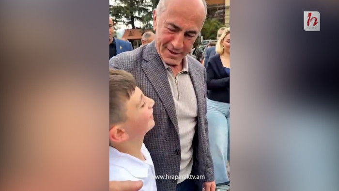 «Քո անո՞ւնն էլ է Ռոբերտ, դու էլ ես ապագա նախագահ լինելու». Ռոբերտ Քոչարյանը՝ փոքրիկին