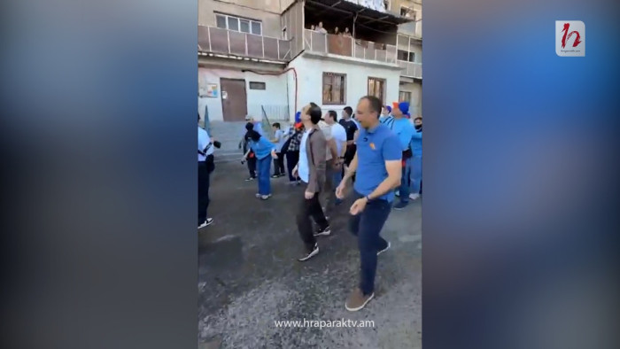 Որ Նիկոլի վրա ջուր լցնեին, կասեր՝ Վարդավառ է․․․