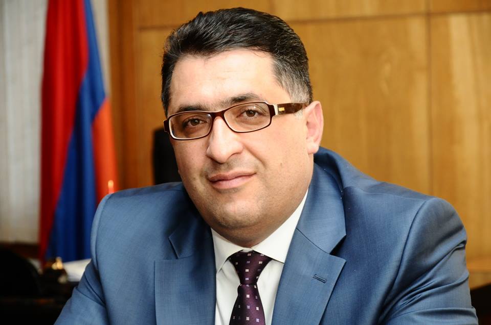 Չարենցավանի քաղաքապետն ազատել է իր տեղակալին
