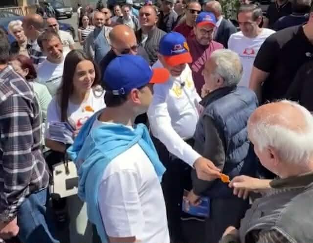 Գժին թողեցին, եզին ու կզաքիսին մերժեցին