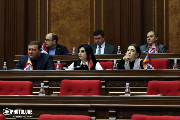 «Հրապարակ». Ինչ է արել «Պատիվ ունեմ»-ը  իր տեղերը