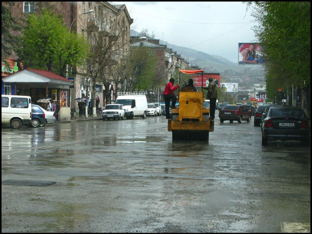 Համացանցում ծաղրում են․ Իսկական ասֆալտ անելու եղանակ