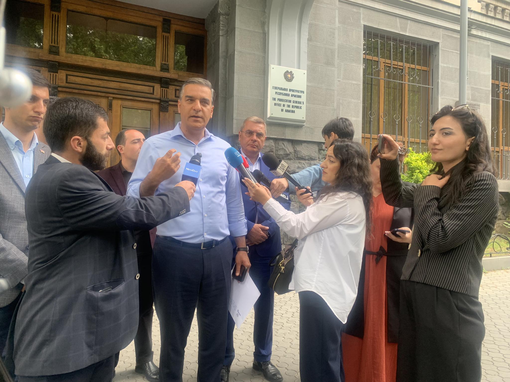«Միասնության թևեր»-ի բողոքի ակցիան Գլխավոր Դատախազության մոտ