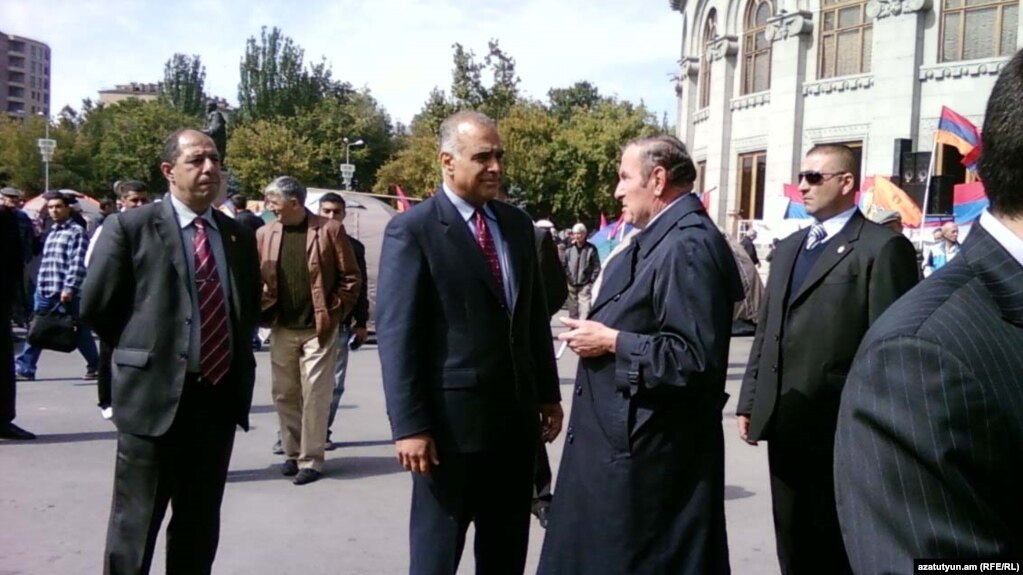 Ի՞նչն է «միավորում» Լեւոն Տեր-Պետրոսյանին, Րաֆֆի Հովհաննիսյանին եւ Զարուհի Փոստանջյանին