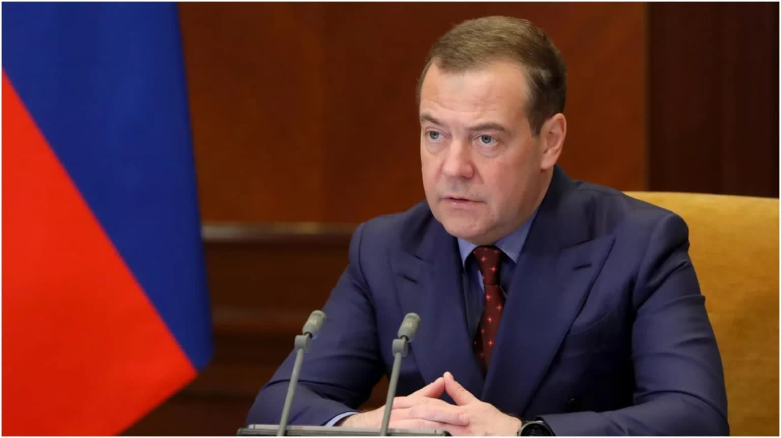 «Ցավոտ վայրէջք՝ իր թուլացած հետույքի վրա»․ Մեդվեդևը հեգնել է Փաշինյանին