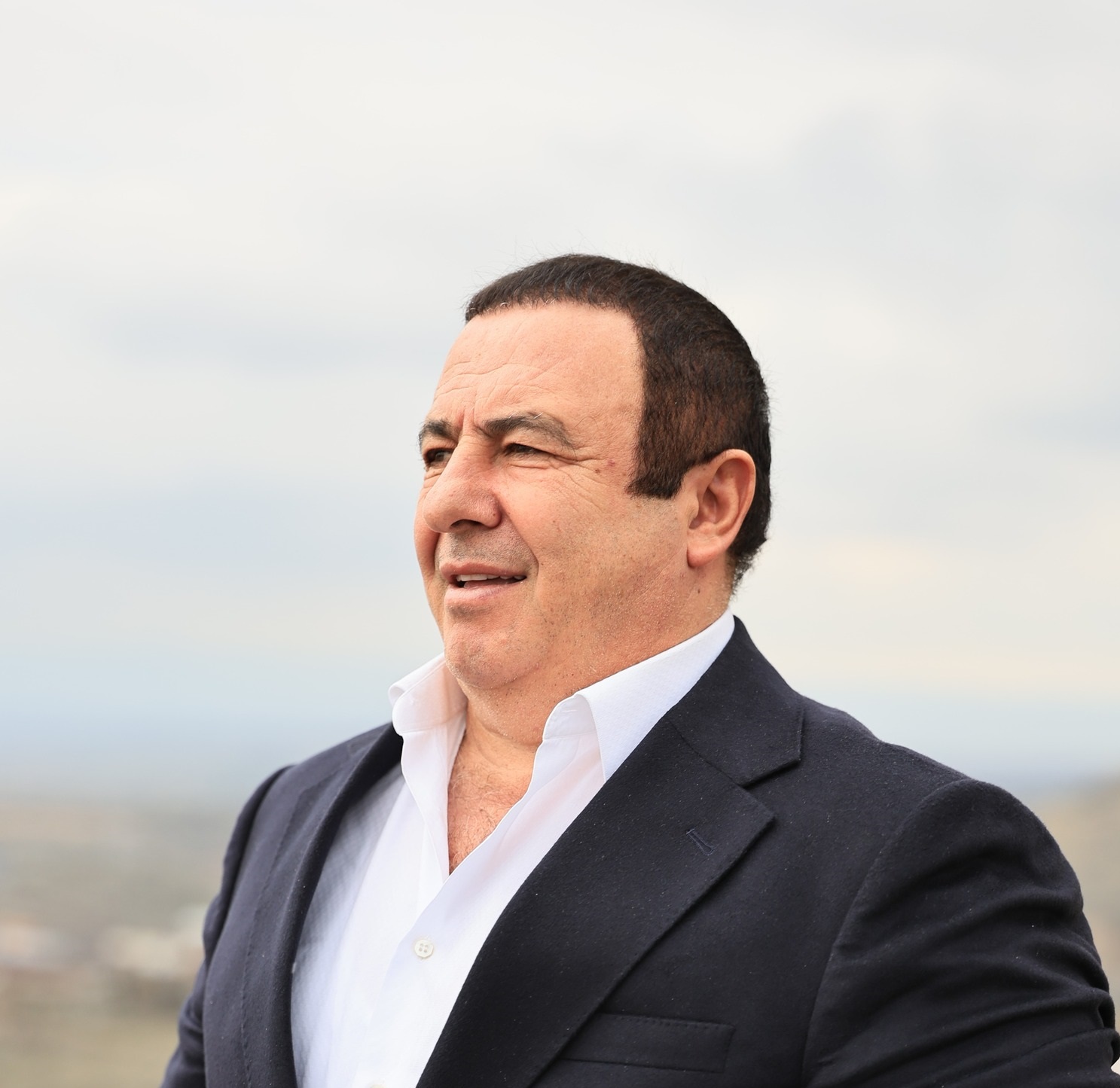 Վերջը, ի՞նչ եք ուզում էս երկրից, էս ժողովրդից, էլ ի՞նչ վնաս եք ուզում տալ