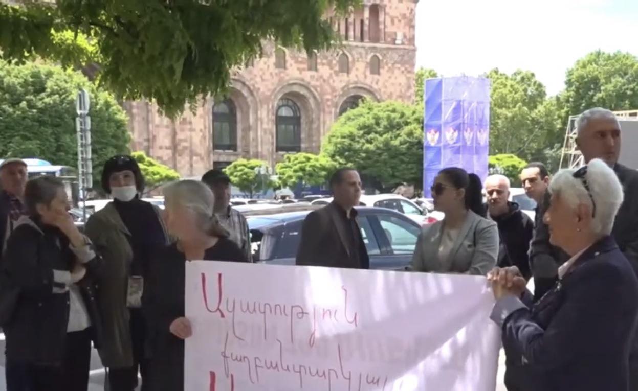 «Լակոտը ո՞րն է. դասախոս մարդ է»