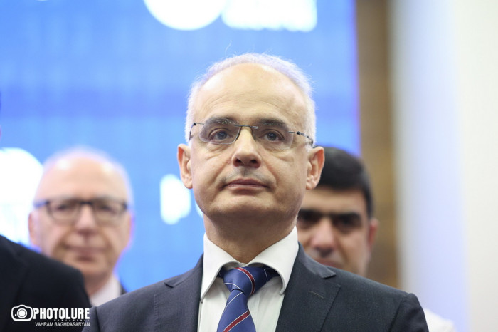 «Բա եղա՞վ, Պետրոս»․ Լևոն Զուրաբյանը Հանրայինին մեղադրում է գրաքննության և իր խոսքը կտրելու մեջ