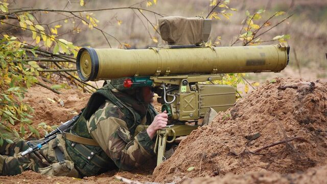 Индийцы ремонтируют индийскую военную технику