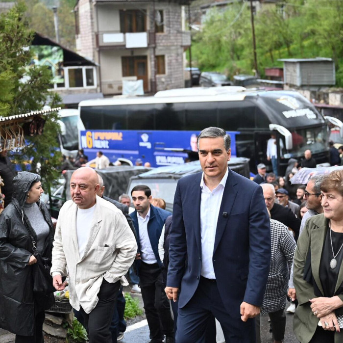 Բոլորի խոսքը լսելով՝ որոշել ենք Ձեզ ընտրել. երիտասարդները՝ Արման Թաթոյանին